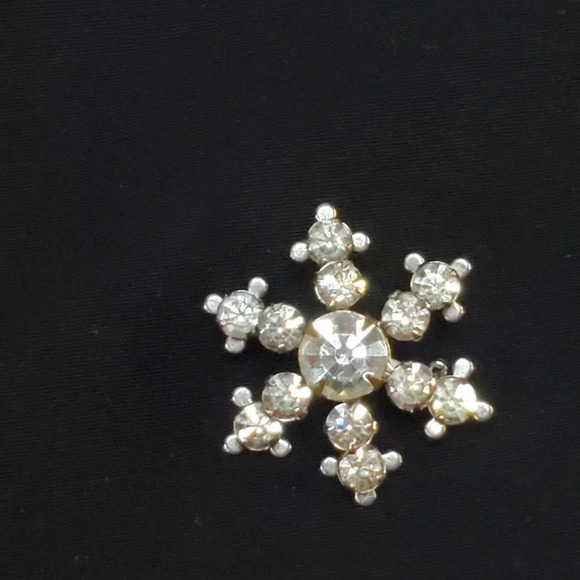 Vintage 50's Rhinestone Brooch Pin Riveted Starburst Star Snowflake retro - Picture 9 of 11